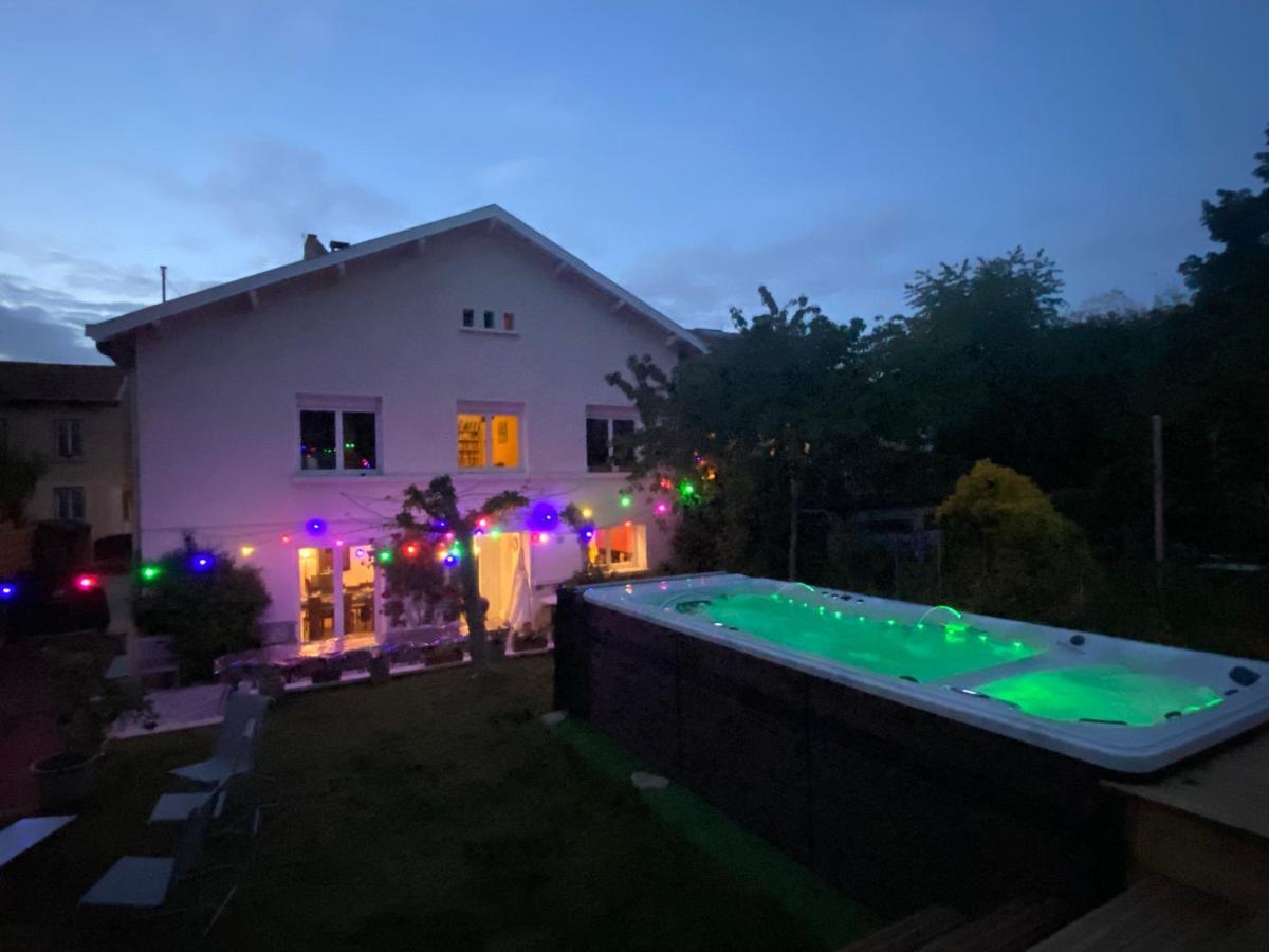 Espace Beleverte Bussiere 1 Tamaris Appartement Meuble De 2 Chambres Oullins Dış mekan fotoğraf